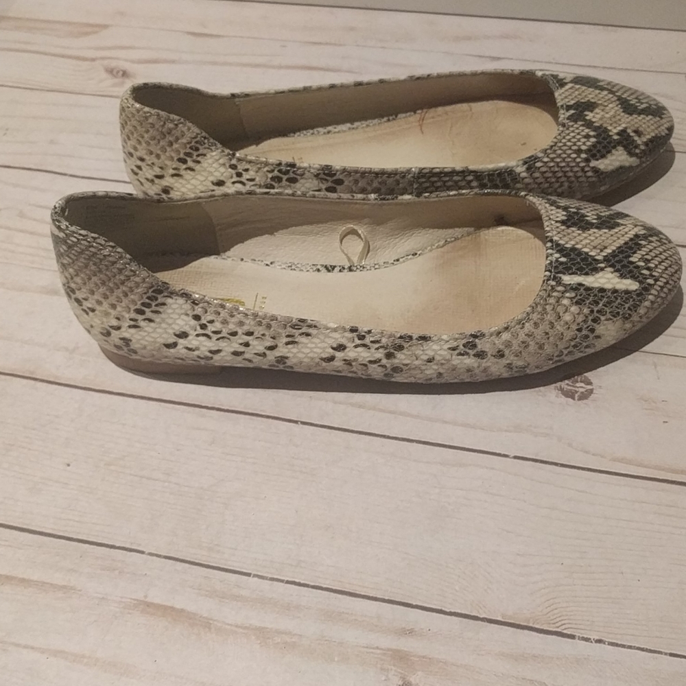 🌺🌸Sneake skin pattern flats by Jess🍀🌺🌸